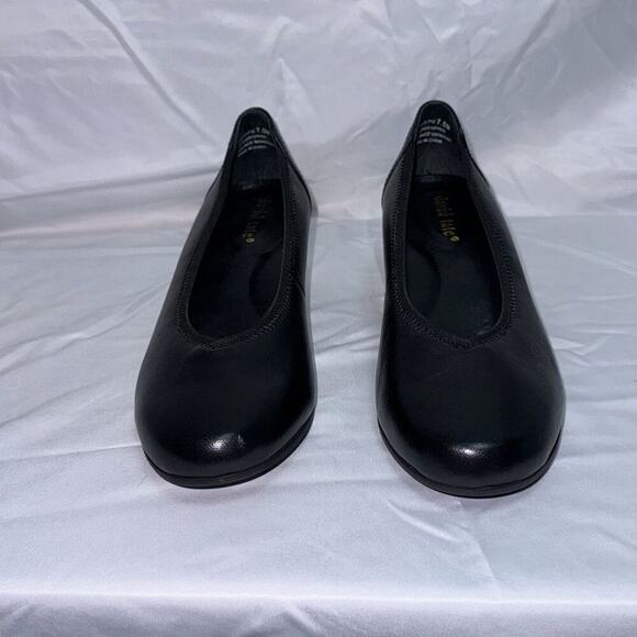 David Tate Black Leather Round Toe Court Heels | Sz 7.5 - Picture 6 of 9